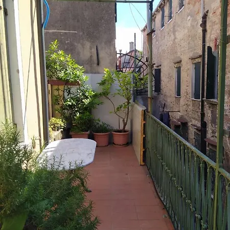 Sweet New * Venice